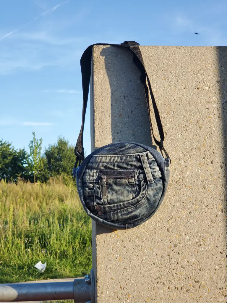Rond tasje uit jeans