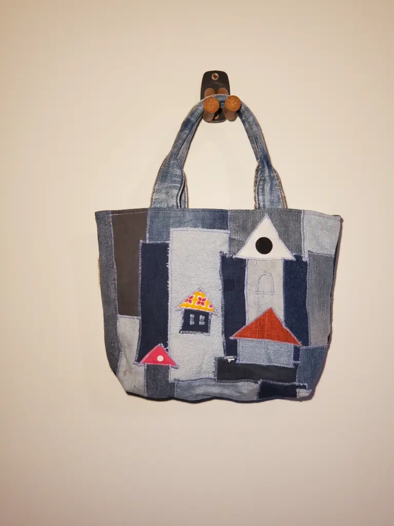 Mini totebag uit jeans met huisjes